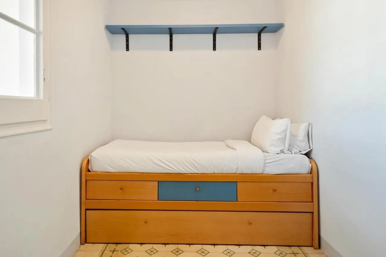 Vintage Blue House With Balcony Apartment L'Hospitalet de Llobregat Spain
