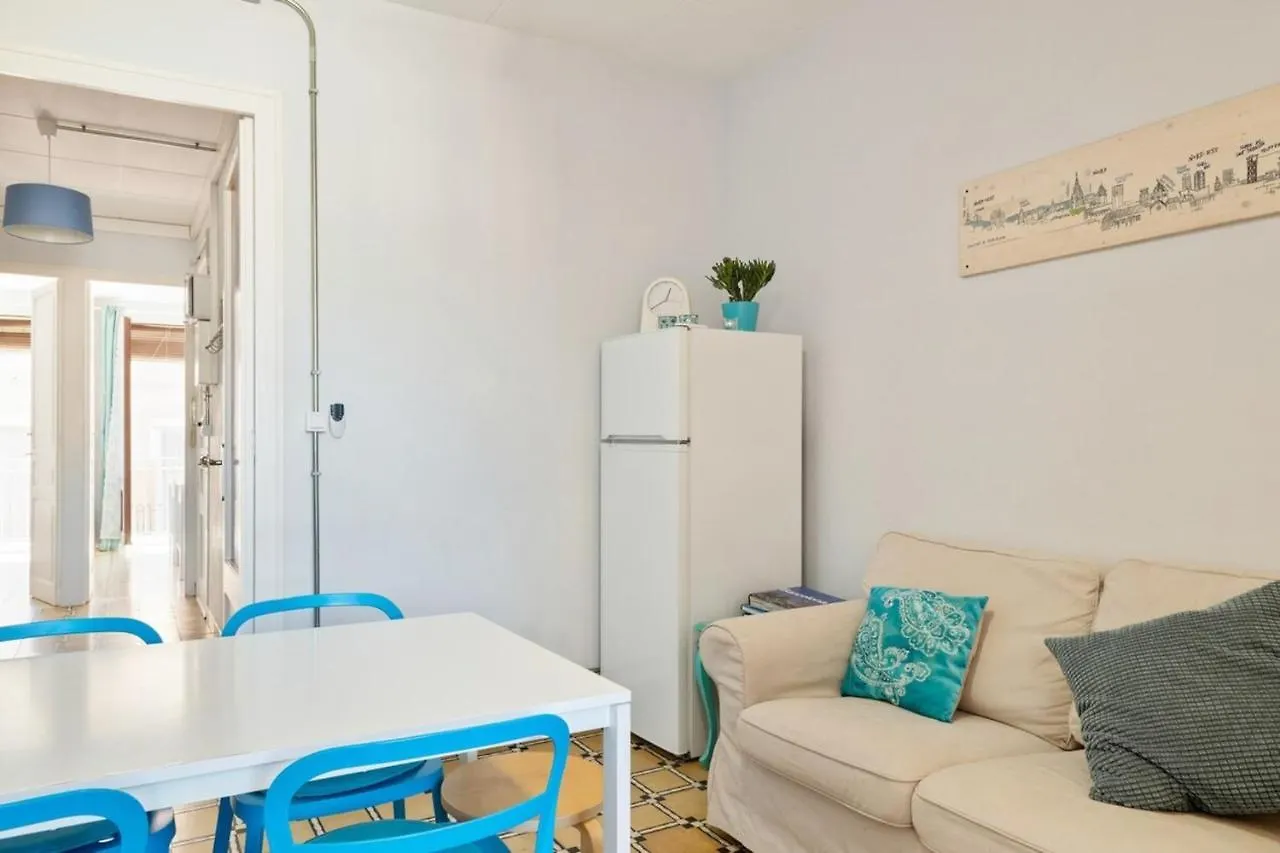 Vintage Blue House With Balcony Apartment L'Hospitalet de Llobregat